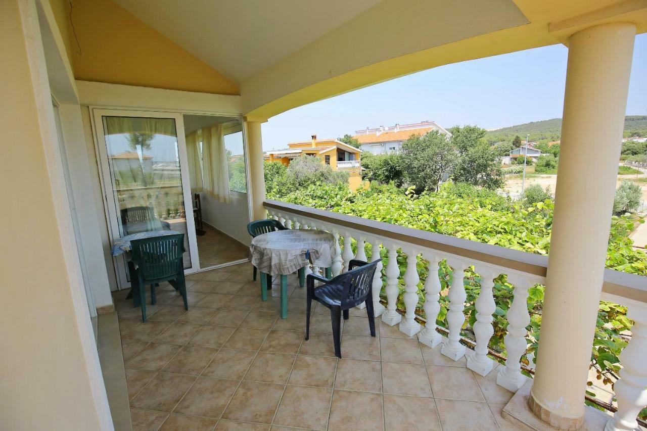 Large Gardens 2 Apartment Bibinje Exterior photo